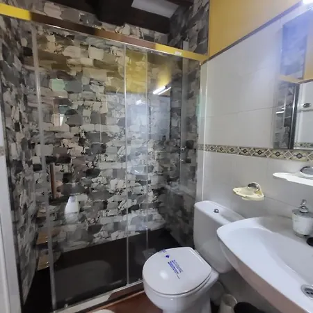 Inn Los Taranos Valdaliga